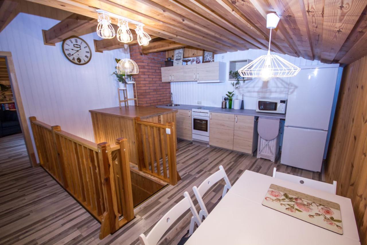 Flower Apartment Ventspils Extérieur photo