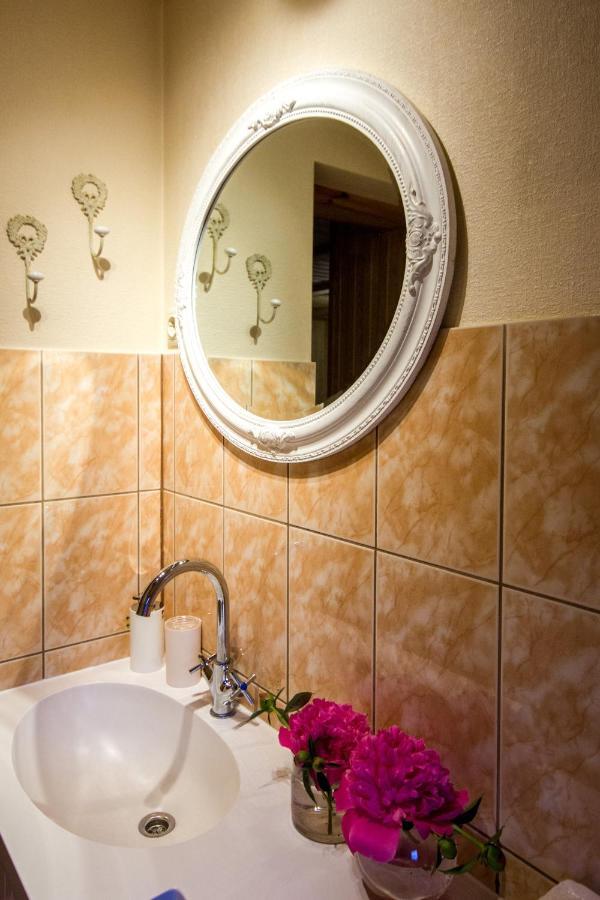 Flower Apartment Ventspils Extérieur photo